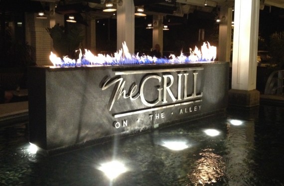 grill on the alley exterior westlake village