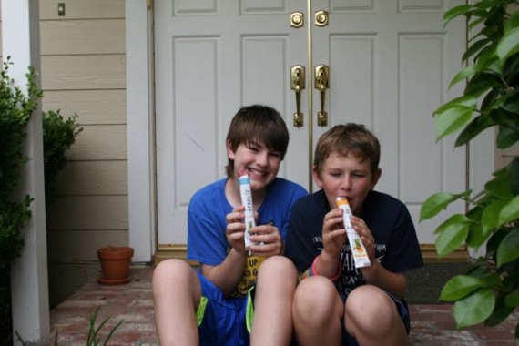 Froozer kids on porch